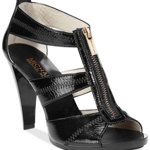 👡 Michael Kors Berkeley T Strap sandals 👡